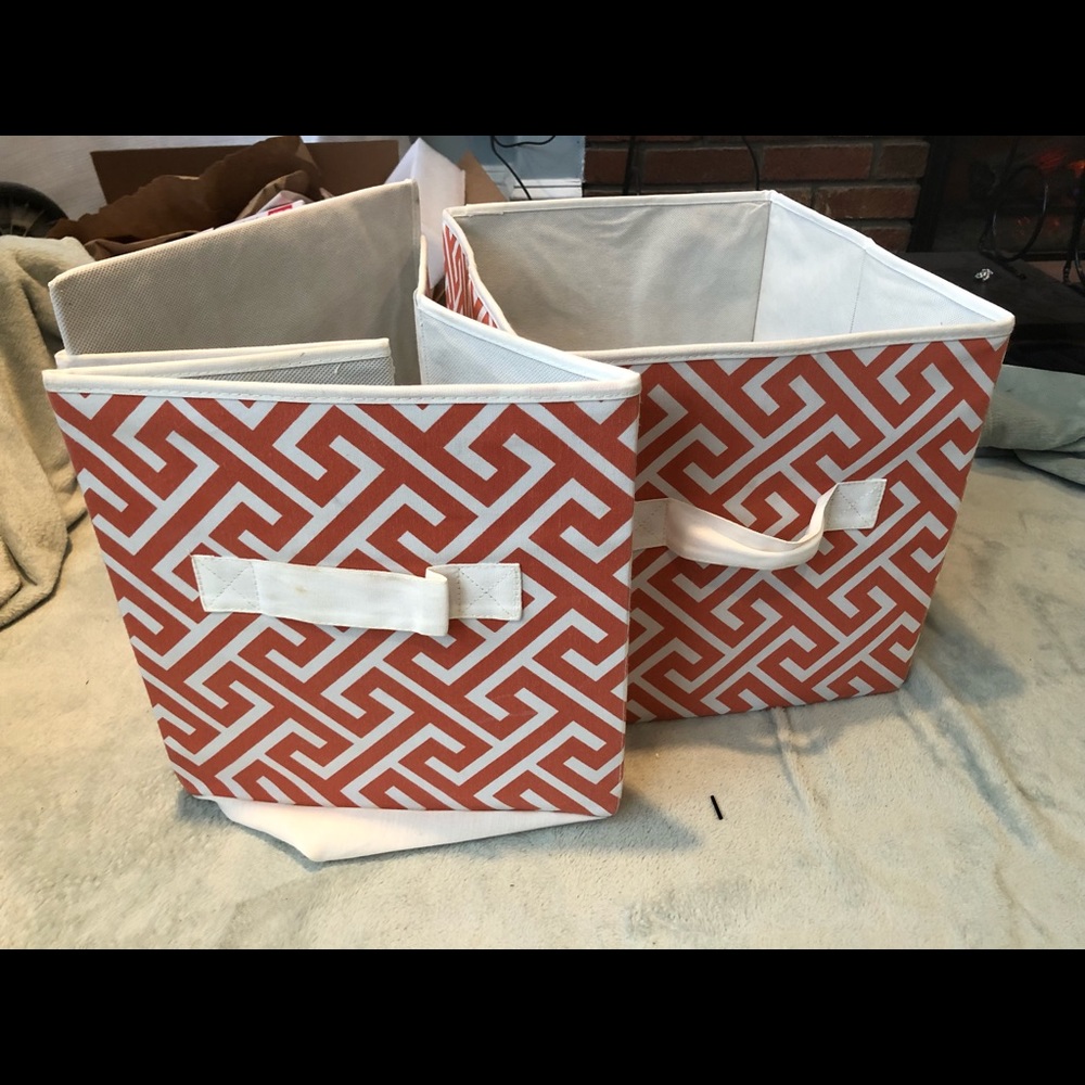 2 collapsible storage bins